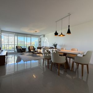 Venta De Apartamento De Tres Dormitorios En Suite En Torre De Categoria