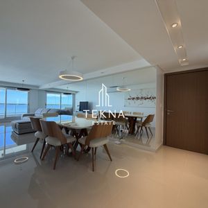 Venta De Lujoso Apartamento 2 Suites, Con Vista Al Mar, 122 Metros Cuadrados Y Parrillero Propio