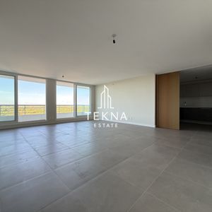 Venta De Apartamento 3 Dormitorios Con 3 Baños Y Un Mentraje Imponente. Oportunidad.