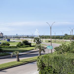 Vende Departamento De 3 Dormitorios En Ocean Tower, Punta Del Este