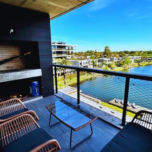 Apartamento En Venta C/ Cochera En Ciudad De La Costa