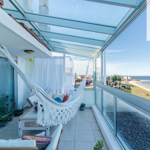 Apartamento En Venta C/ Garage En Malvin