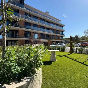 Alquiler Apartamento  2 Dormitorios Costanera Village Con Garaje