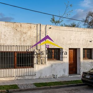 Propiedad única En Venta En Esquina Transitada En El Centro De Maldonado