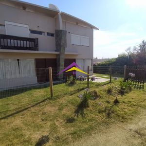 Venta Casa 2 Dormitorios,1 Baños. Playa Las Flores, Piriápolis.