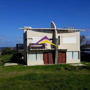 Venta Casa 2 Dormitorio 1baño Playa Las Flores, Piriapolis, Maldonado