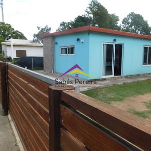 Venta Casa De 1 Dormitorios 1 Baños En Playa Grande, Piriapolis, Maldonado