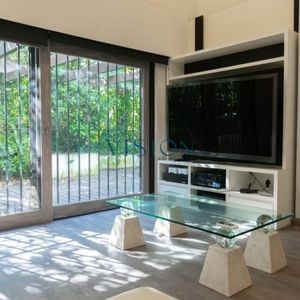 Casa De 3 Dormitorios Mas Servicio Y Amplio Jardin