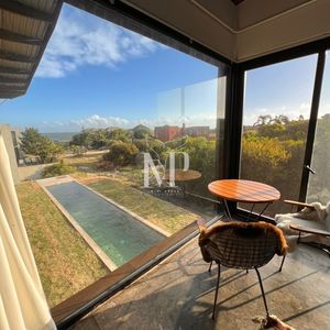 Casa Cómoda Con Espacios Hermosos De 5 Dormitorios En Punta Piedras