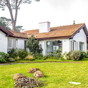 Casa Ideal Para Clinica Privada, Zona Comercial, Punta Del Este