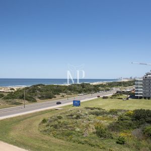 Penthouse Duplex En Venta De 4 Dormitorios En Playa Brava , Punta Del Este
