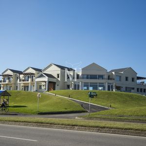 Espectacular Mansion Frente Al Mar, Playa Mansa.