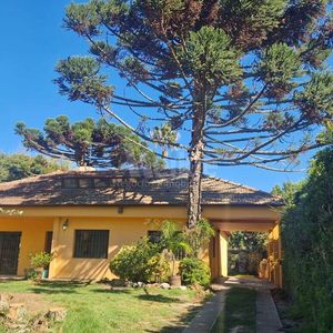 Divna En Zona Residencial