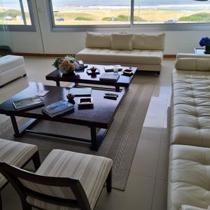 Torre Tiburón 3 – Playa Brava 3 Dorm + Servicio. Imperdible