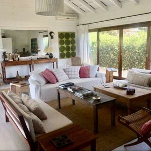 Casa En Alquiler Temporal 5 Dormitorios En Pinar Del Faro, Barrio Cerrado En José Ignacio.