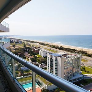 Playa Brava , Edificio Con Muy Buenos Amenities