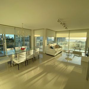 Apartamento De 3 Dormitorios En Venta En Primeras Paradas De Playa Mansa