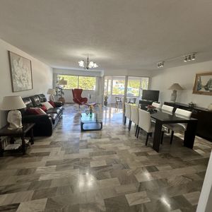 En Venta, Roosevelt Center De 3 Dormí + Servicio