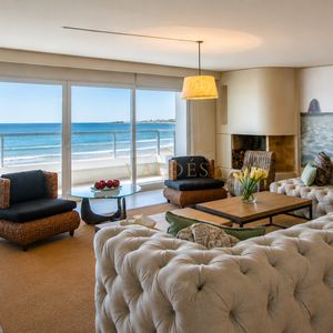 Vende Apartamento Con Vista Al Mar, De 4 Dormitorios En Brava, Punta Del Este