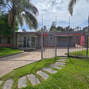 Venta Casa Lomas De Solymar 4 Dormitorios Piscina