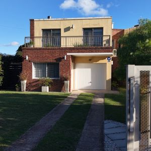 Casa En Venta C/ Cochera En Ciudad De La Costa