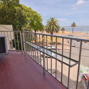 Alquiler Apartamento  Parque Rodo 3 Dormitorios 2 Baños Garaje Frente  Rambla