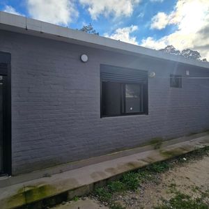 Casa En Alquiler C/ Cochera En Lomas De Solymar
