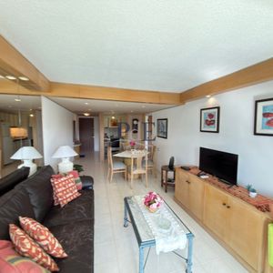 Oportunidad De Venta En Avenida Chiverta, 1 Dorm. | Punta Del Este