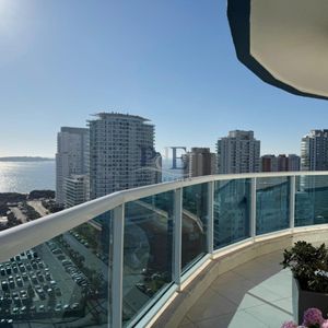 Apartamento En Venta De 3 Dormitorios + Dependencia. Playa Mansa