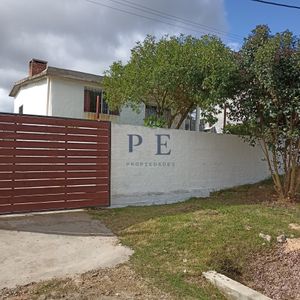 Casa En Maldonado, Maldonado. 3 Dormitorios, Terreno De 300 M²