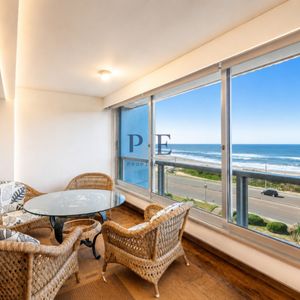 Apartamento Con Vista Al Mar, De 4 Dormitorios En Brava, Punta Del Este