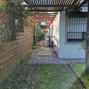 Casa En Monaco, Maldonado. 4 Dormitorios, Terreno De 382 M²