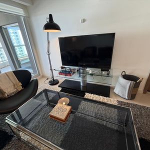 Apartamento De 3 Dormitorios Más Dependencia Y Parrillero Propio En Torre De Categoría En Playa Brava