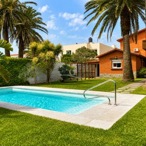 Casa En Península, Punta Del Este. 6 Dormitorios, Terreno De 840 M²