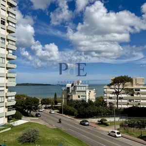 Apartamento En Venta Frente Al Mar En Punta Del Este