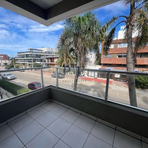 Apartamento En Venta, 2 Dormitorios, Península