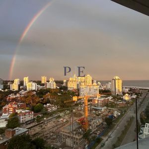 Piso Alto Con Vista Panorámica, Avenida Chiverta 3 Dorm 3 Baños Más Toilette.