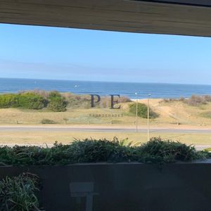 Exclusivo Apartamento En Venta En Pda 12 De Playa Brava