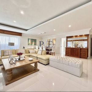 Casa En Mansa, Punta Del Este. 4 Dormitorios, Terreno De 1176 M²