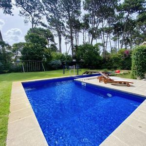 Casa En Lugano, Punta Del Este. 4 Dormitorios, Terreno De 1000 M²