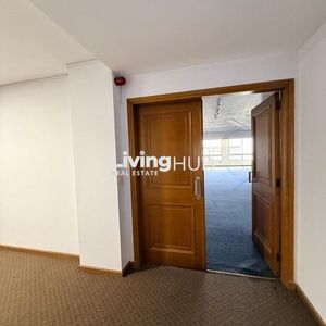Alquiler Oficina En Edificio Playa Mayor – Plaza Independencia 81m2