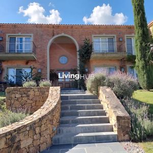 Venta Apartamento 4 Dormitorios En La Toscana Barrio Privado VIñedos De La Tahona Camelones