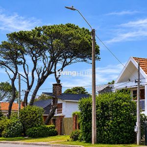 Venta Casa + 2 Apartamentos Con Renta Ideal Para Inversión Atlantida Canelones.
