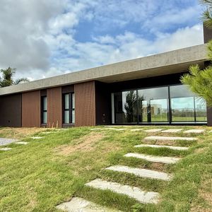 Venta Casa De Una Planta, 3 Dormitorios, Barrio Privado Mirador De La Tahona, Canelones