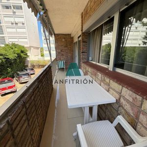 Venta Apartamento 2 Dormitorios Con Cochera Frente A Playa Mansa