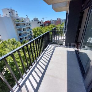 único! Venta Apartamento De 1 Dormitorio En Piso Alto Con Amplia Terraza Y Sol .