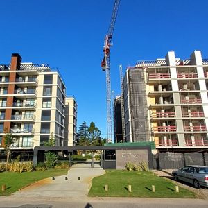 Venta Apartamento  2 Dormitorios Lindísimo Complejo A Pasos De La Playa Y Parque Roosevelt