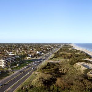En Primera Linea Al Rio! Exclusivo Apartamento De 3 Dormitorios Vistas Sol Parrilla