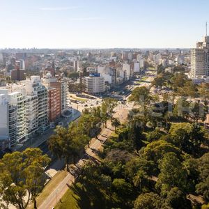 Via Italia Lanzamiento: Piso Alto Soleado . Invierta En Ubicación Y Calidad .