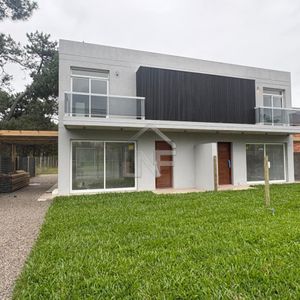 Casa A Estrenar Jardines De Cordoba Sobre Avenida 3 Dorimtorios